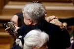 Krammer fra Alternativets Uffe Elbæk til kulturminister og kirkeminister, Mette Bock. 