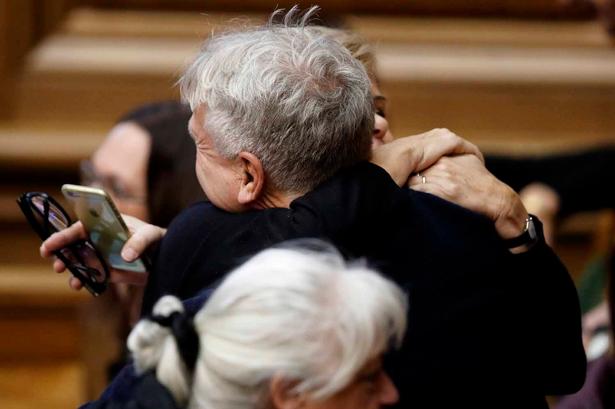 Krammer fra Alternativets Uffe Elbæk til kulturminister og kirkeminister, Mette Bock. 