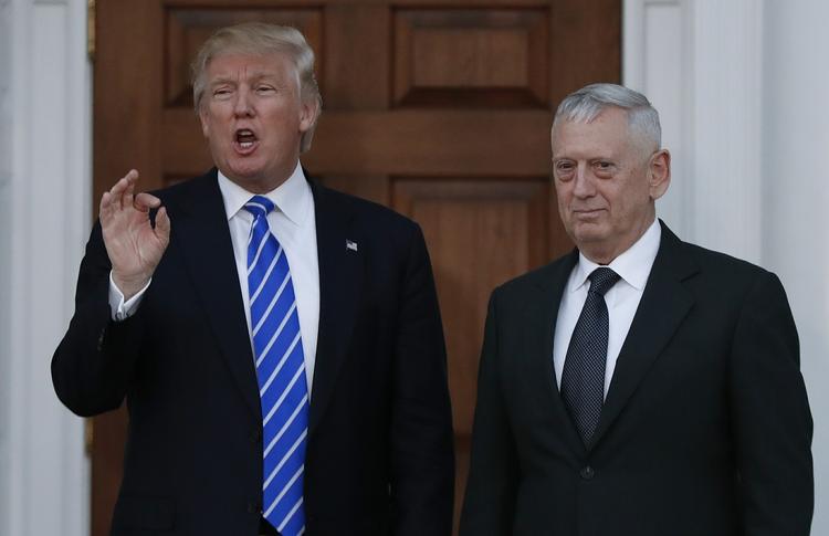 Udnævnelse. USA's kommende præsident, Donald Trump sammen med James Mattis. 