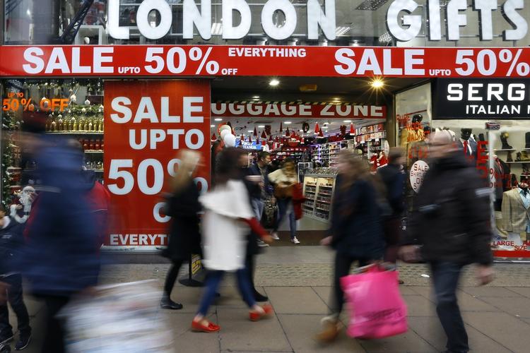 Britain Christmas Shopping