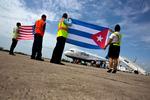 GLÆDE. Allerede i august testede JetBlue den første rute fra USA til Cuba. Her modtages et fly i Santa Clara. 