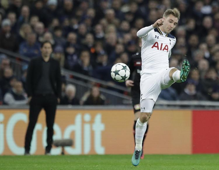 FARLIG. Christian Eriksen scorer igen for Tottenham, der holder snor i toppen af Premier League. 