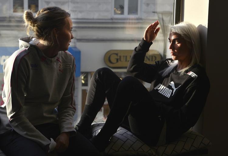 Stamspillere. Sandra Toft (tv.) og Kristina Kristiansen er to af de rutinerede spillere på det danske landshold. 