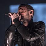 Blåt. Joakim Berg og co. sagde farvel til København med imponerede visuals, men selve koncerten forblev en mat søndagsaffære. 