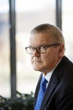 sikkerhedsfremstød. Nationalbankdirektør Lars Rohde fremlægger i dag med hele den danske finanssektor i ryggen en ny vision for sikkerhedsniveauet i branchen. 