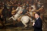 Comeback? Matteo Renzi må nu skrive forhenværende ministerpræsident på sit visitkort, men i italiensk politik er der ikke langt fra fald til knald. Foto: Gregorio Borga/AP 
