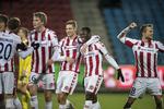 SEJR. Målscorer Christian Bassogog og AaB-holdkammeraterne fryder sig. 