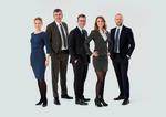 Værtsholdet. Da TV 2 Business gik i luften, var det bl.a. med følgende værter og eksperter (fra venstre.): Katja Damkier, Ole Krohn, Simon Richard Nielsen, Pernille Enggaard og Joachim Claushøj Bindslev. 