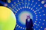 Neon. Med Neil Tennant i front forvandlede Pet Shop Boys operarummet til en overdådig og farverig oplevelse. 