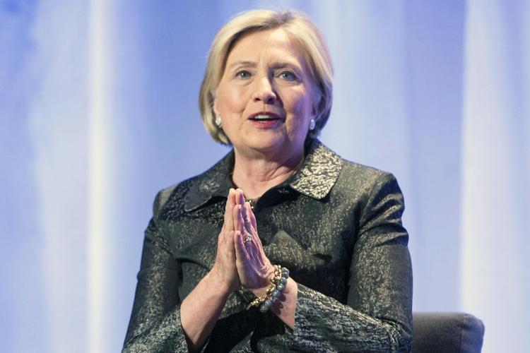 Hillary Clinton rejser i øjeblikket verden rundt for at tale om sin nye bog 'What Happened’. I mandags var hun nået til Montreal i Canada. 