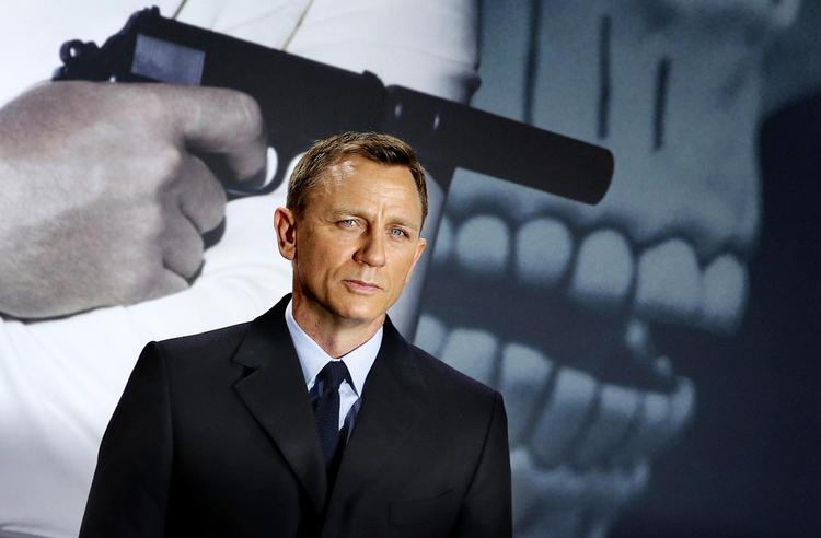 Rollen som Agent 007 har skaffet Daniel Craig verdensberømmelse – og meget store indtægter. Her ankommer han til premiere på Bond-filmen 'Spectre' i Berlin i 2015. Foto Michael Sohn