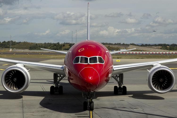 Flyselskabet Norwegian vil tilbyde billetter til USA for omkring 600 kroner. Det bliver muligt med nye Boeing 737 MAX-fly, som leveres til foråret.  