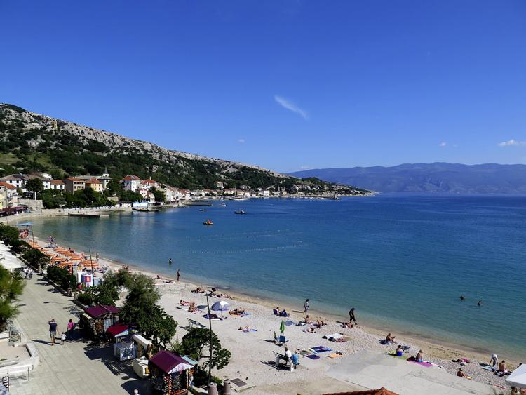 Den to kilometer lange strand i hjertet af Baska skulle efter sigende være Krks bedste. 