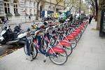 Londons bycykler tiltrækker flere og flere brugere. Lige her har det været let at få fat i en cykel. 