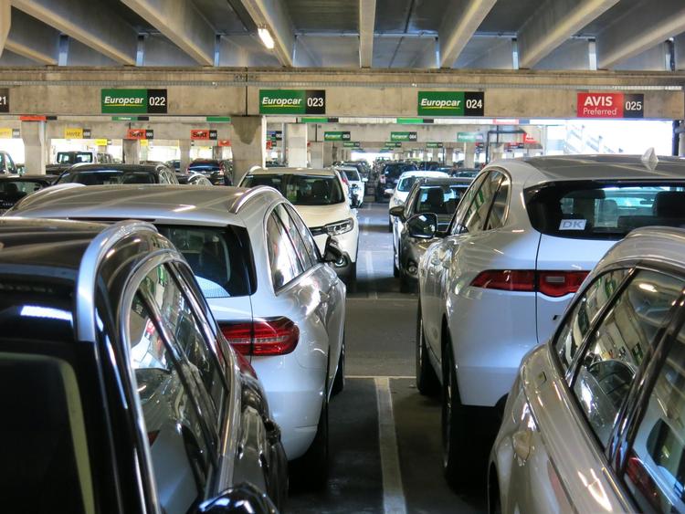 Udlejningsbiler i Københavns lufthavn er nu samlet i P1-parkeringshuset. Alle selskaber holder til samme sted.   