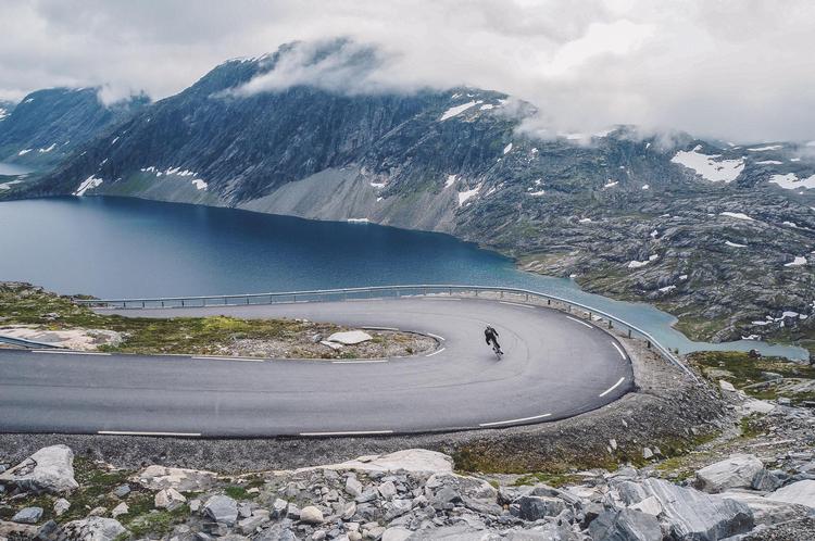 Norge kan give cykelturister serpentinerstigninger og natur, der kun matches af de klassiske ruter i Spanien, Frankrig og Italien. 