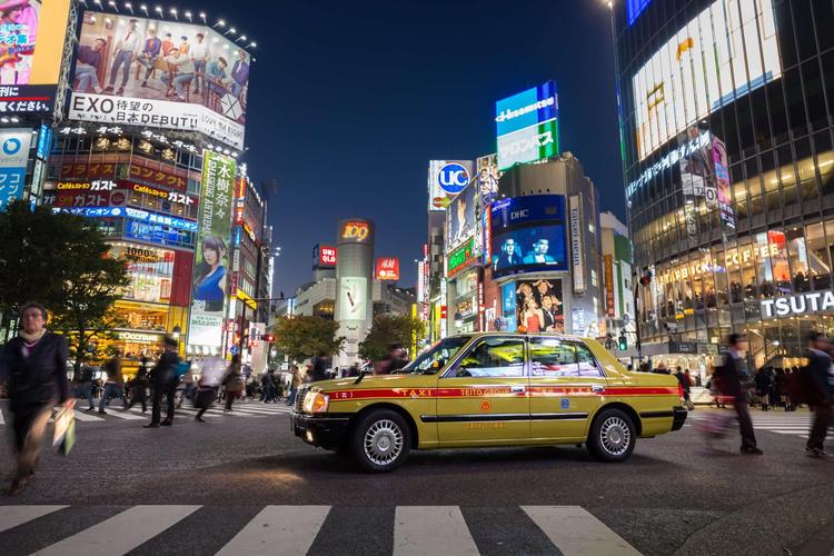 En taxitur i Tokyo er endnu dyrere end i Danmark. Men så kan man også regne med, at den japanske chauffør bærer hvide handsker. Foto: Carspring 