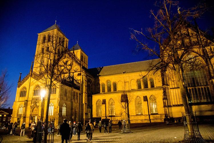 St. Paulus-domkirke, der er præget af den romanske stilart, stammer fra første halvdel af 1200-tallet. 