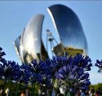 Gratis glæder i Buenos Aires. Her blomsterstatuen i baggrunden. 