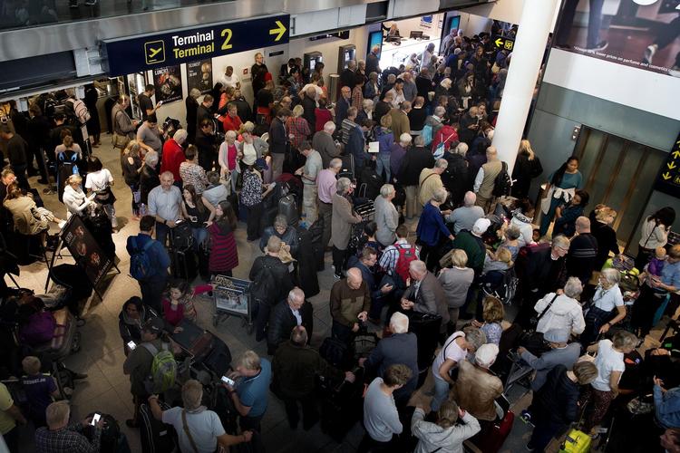 Flytrafikken glider ikke altid, som den skal. Passagerernes rettigheder afhænger af, om forsinkelserne eller aflysningerne skyldes flyselskabet eller usædvanlige omstændigheder, såsom dårligt vejr. Polfoto 