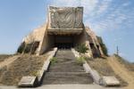 Sovjettidens monumentale  byggestil med geometriske former og rå beton opleves mange steder i  Tbilisi. 