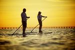 Sejl i kajak eller prøv paddleboarding på Sandbridge Beach.  