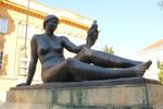 Medgyessy statue foran Deri Museum