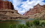 En svævebane kune have gjort turen ned i Grand Canyon lettere. Men projektet er stemt ned af det lokale stammeråd.  