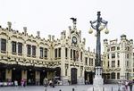 Den 100 år gamle station Estació del Nord i Valencias Ruzafa-kvarter. 