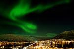 Tromsø i Nordnorge er et af de steder, hvor det er muligt at opleve aurora borealis – også kendt som nordlys. 