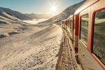 Schweiziske Glacier Express er kendt som verdens langsomste eksprestog. Men måske et af dem med den smukkeste udsigt undervejs. 