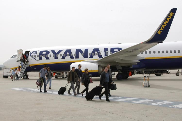 Ryanair lover at indføre hurtigere behandling af klagesager. Det skal ske i løbet af et år. 