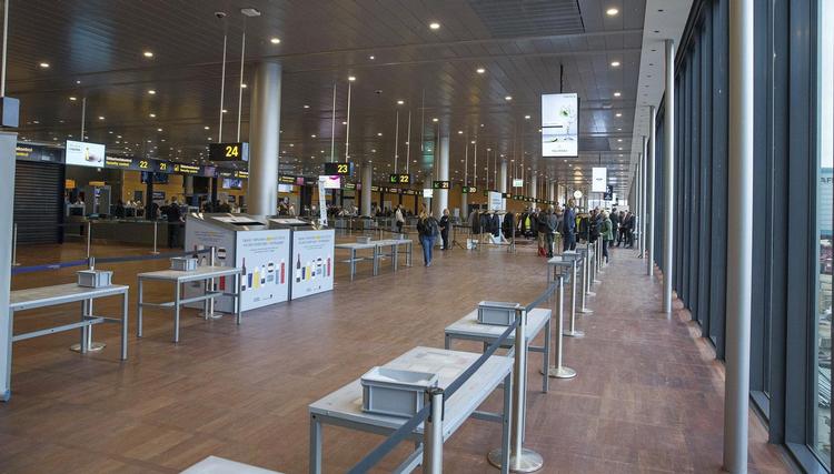 Gulvarealet i sikkerhedskontrollen er blevet udvidet. Billedet er taget en onsdag eftermiddag, hvor der ikke var et stort rejsepres. 