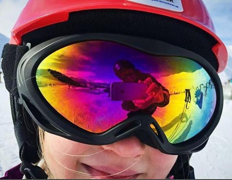 Nærbillede og selvportræt i én fra skituren i Østrig. 