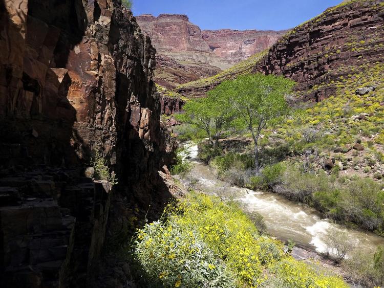 Store områder af Grand Canyon er nærmest umulige at udforske til fods. På en helikoptertur er man det hele fra oven. 