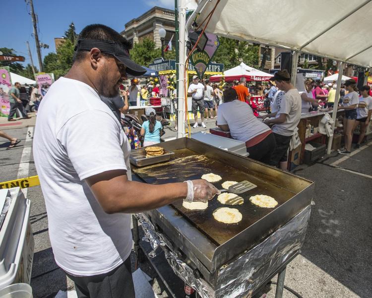 Maden er rykket udendørs i Chicago. Jim Karczewski/AP