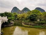 Flod og bjerge ved storbyen Guiling i Guangxi-regionen i Sydkina. 
 @luckyme_dk