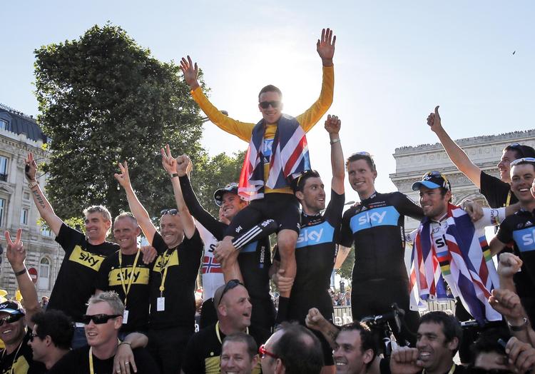 Team Sky dominerede Tour de France 2012 med seks etapesejre, den gule trøje til Bradley Wiggins og andenpladsen til Chris Froome. 
 