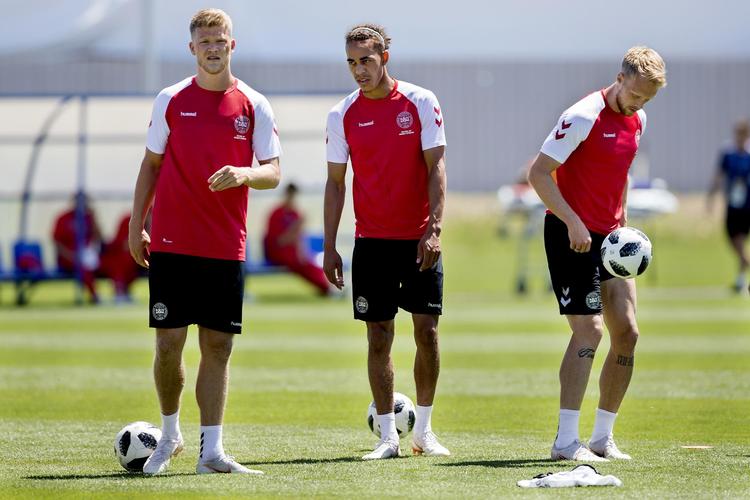  Andreas  Cornelius, Yussuf Poulsen og Nicolai  Jørgensen (th), der synes, at landsholdet har en sund konkurrence om angrebspladserne.    Finn Frandsen/POLFOTO