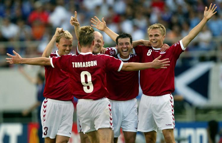  De danske spillere var i 2002 måske for tilfredse med at være kommet videre fra gruppespillet. Sådan er det  ikke for en tysk landsholdsspiller.  Lars Poulsen
