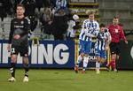 De fynske fans hyldede spillerne Casper Nielsen og Frederik Tingager (th.), der jublede på banen efter den store sejr over AaB. 