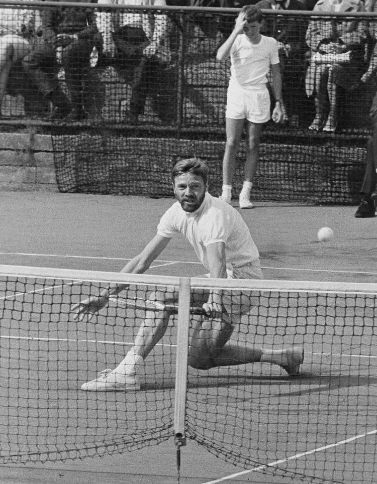 Torben Ulrich var en stor oplevelse på tennisbanen for de fleste tilskuere, der satte pris på hans fine tekniske færdigheder. 