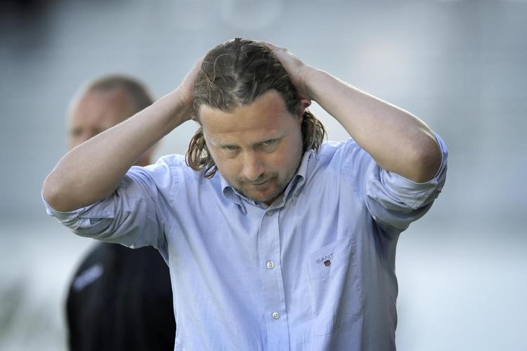Det vil være vanvid, hvis Horsens overlever i Superligaen, mener Bo Henriksen. 