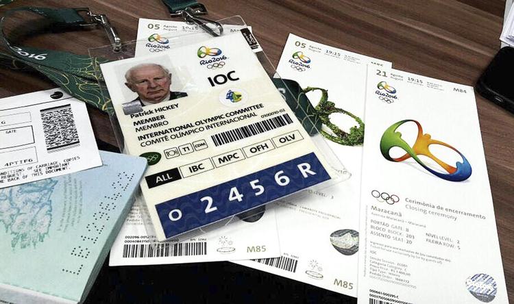 Patrick Hickey blev frataget både olympisk id og pas, da han blev anholdt for sortbørshandel med billeter i Rio de Janeiro. 