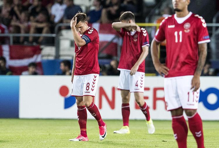 Lasse Vigen var hårdt ramt af nederlaget til Tyskland, og dendanske anfører er stadig en skuffet mand. Men han vil slås for, at hans hold kanefterlade et godt indtryk mod Tjekkiet. 