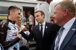 Det franske håb Romain Bardet (tv.) fik gode råd af den franske præsident, Emmanuel Macron, og den danske statsminister, Lars Løkke Rasmussen, da Tour de France nåede de helt høje bjerge. Måske Bardet og Løkke Rasmussen ses igen i 2019, 2020 eller 2021, såfremt Danmark til den tid skal afvikle starten. 