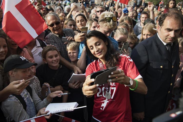 EM-fodbold Sølvkvinderne modtages på Københavns Rådhus