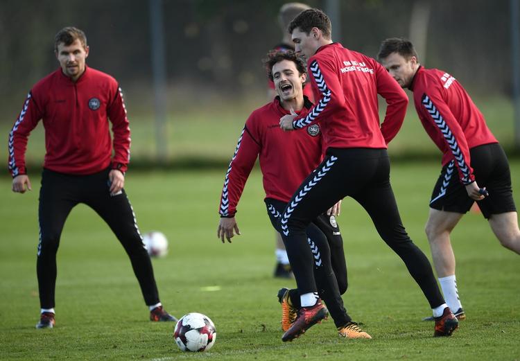 Mens det går skidt for Thomas Delaneys klub, Werder Bremen, finder han glæde i at have succes for Danmark. 