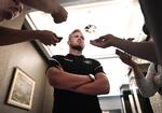 I de seneste tre kampe har Danmark haft så stærk en defensiv, at målmand Kasper Schmeichel har haft ganske lidt at lave, fordi defensiven har stået så godt. 