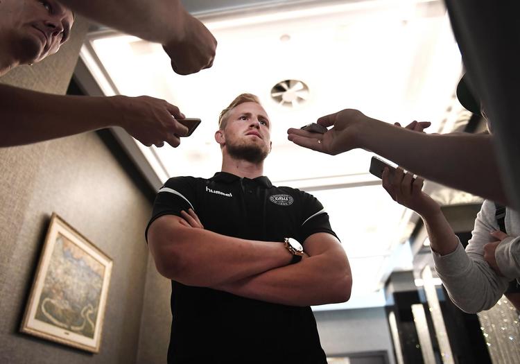 I de seneste tre kampe har Danmark haft så stærk en defensiv, at målmand Kasper Schmeichel har haft ganske lidt at lave, fordi defensiven har stået så godt. 